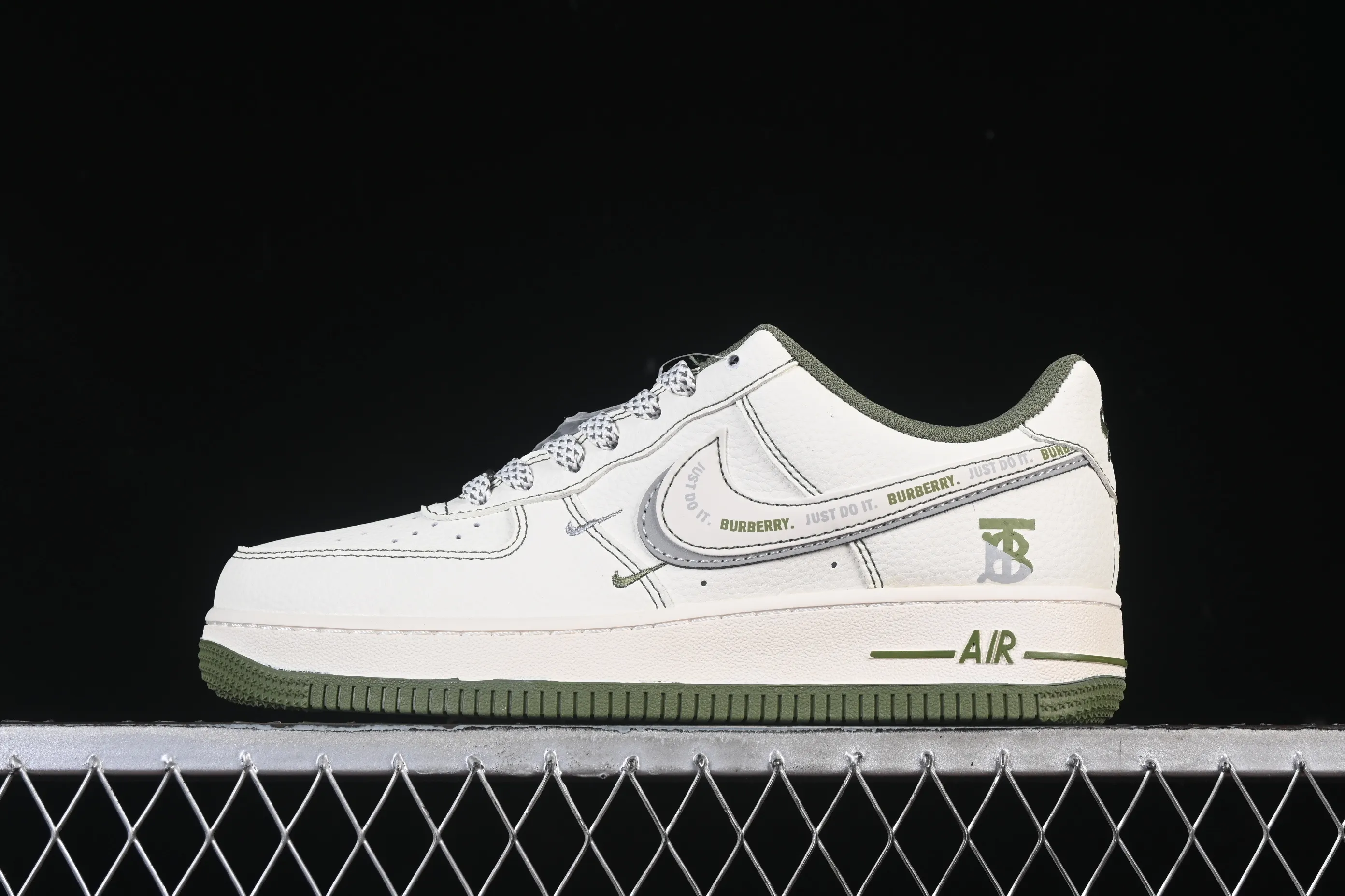 All categories Nk Air Force 1 Air Force series Nk Air Force 1 Low Air Force low top Nike Air Force 1'07 Low Burberry co-branded Mi Army green electric embroidery Air Force 1 low top casual sneakers JP8028-003
